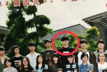 胡一天大学在杭州哪里读的？
