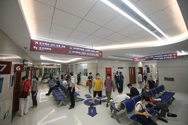 上海的重症医疗资源能坚持到什么时候？