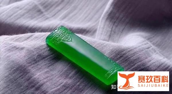 怎么判断翡翠手镯的价格,如何对翡翠饰品进行有效的估价