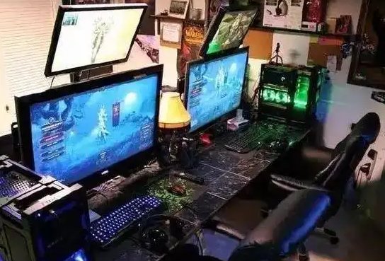 男生在打游戏的时候,听出网友病危异地报警!结果如何?