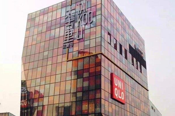 优衣库事件视频始末视频男女竟然不认识对方